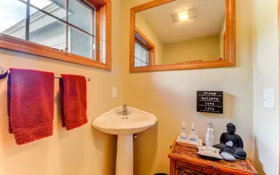 SH4 Bretton Woods Condo With Hot Tub, Next to Skiing and Mt Washington Hotel, ski Slopes Views!