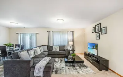 Serenity in Prime Everett Craftsman Near Boeing!