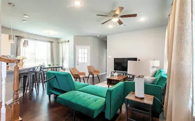 4BR Home in the Heart of Cowboy Nation!