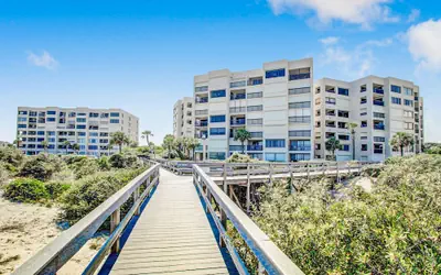 Condo With Shared Pool, Beach Access and Spectacular Atlantic Ocean Views