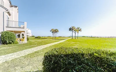 Bright & Sunny Oceanfront Getaway With Central AC & Pool