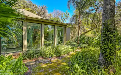Lagoon Villa Home W/private Patio, Serene Views, Great Location, & A/C - Dog OK