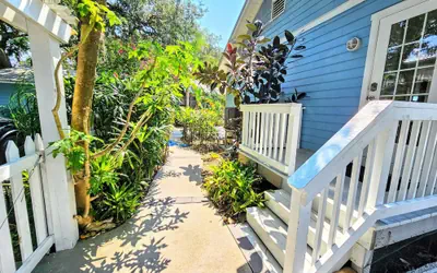 Surfside Oasis ~tropical Pool! Walk to the Beach!
