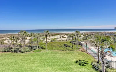 Updated, Oceanfront Condo With Balcony, Wifi & Shared Pool/clay Tennis Courts