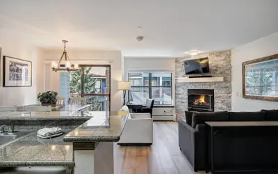 Steps to Mountain & Main St- 1 Bedroom 1 Condo