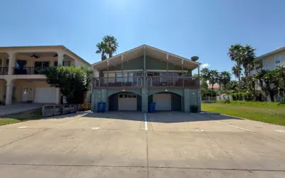 Unique 2 In 1 Bayviews Pool 3 Bedroom Condo