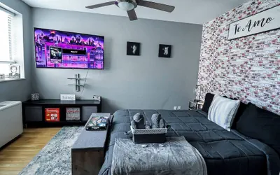 Highrise DTWN 3 Bed Condo w King Bed