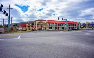 OZARK JUNCTION INN