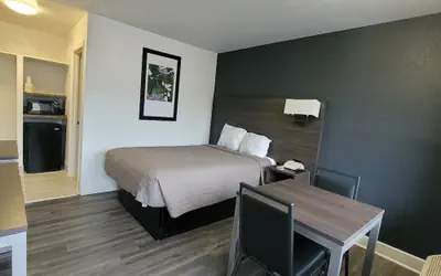 Budget Inn