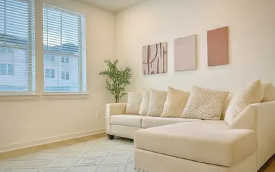 Modern Workfriendly Retreat w/ Fast Wifi+gym-lndry