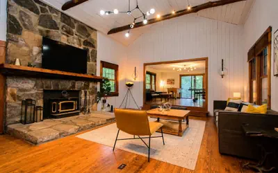 Spacious 6BR Compound w Fire Pit 15 Min to Town