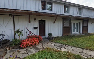 Hay Loft Apartment in Barn - Goshen
