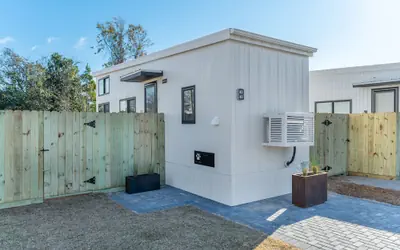 Waterfront Access Private Hot tub Yard 8