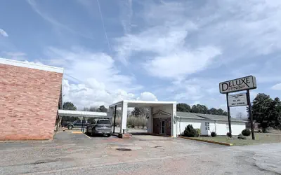 Deluxe Inn