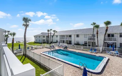 SAND & SEA BEACH RETREAT