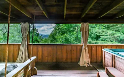 Nice View Fireplace Hot Tub Porch Bed Private