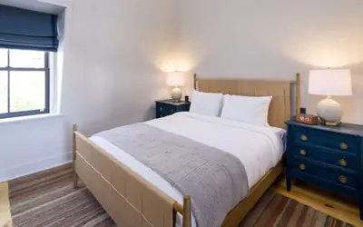The Queen Anne Suite A Newport Seaside Retreat
