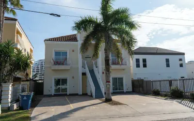 First Floor Pool Affordable Near Beach