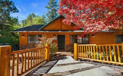 Big Bear Cozy Cottage