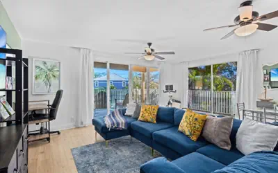 Work Remotely on Indian Rocks Beach - Walk 2 Beach