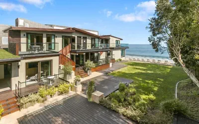 SA Beach by Stay Awhile Villas