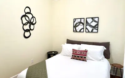 GORGEOUS 3 BEDROOM IN DOWNTOWN