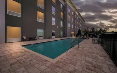HomeTowne Studios by Red Roof Fort Myers
