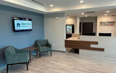 HomeTowne Studios by Red Roof Fort Myers