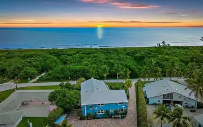 Sunrise Views & Beach Access | BBQ + Free Parking