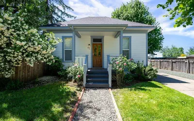 White Lotus - Minutes To Downtown 2 Bedroom Home