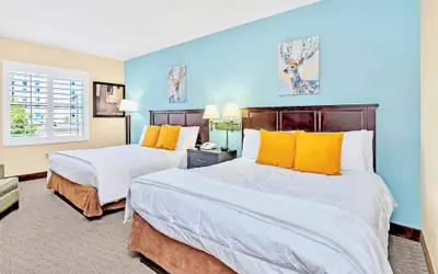 Studio Apartment w Pool & Hot Tub - Sleeps 4