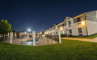 Clarion Pointe Springfield Southeast