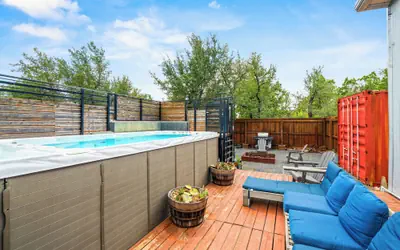 Luxury 7BR Hill Country Gem With Barndominium