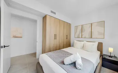 Luxe & Chic 1-BR - Balcony & Sea View