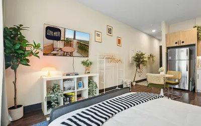 12min Downtown 6min Domain Pool Free Parking