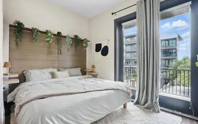 12min DT 6min Domain Studio-pool Free Parking