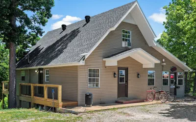 Trailhead Lodge