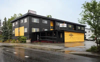 Highliner Suites Hotel