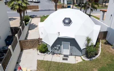 Unique Geodome - Half Block To Beach 2 Bedroom Home