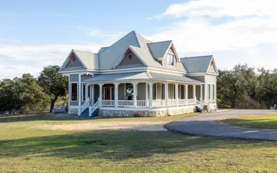 Unique Victorian Estate Pets Welcome Pool BBQ Picnic Privacy
