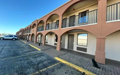 Suite Dreams Hotel