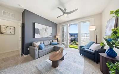 Modern 2BR w Pool Pet-friendly Unit 19