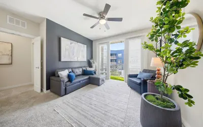 Modern 2BR w Pool Pet-friendly Unit 18