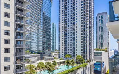 Skyline Views 1BR in - Rooftop pool