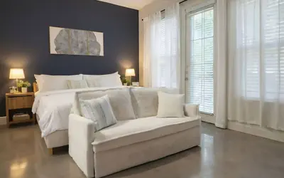 Stylish Modern Bedroomking Full Bed+pool&gym