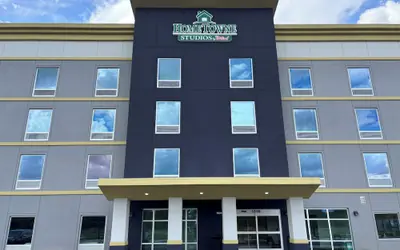 HomeTowne Studios by Red Roof Bradenton