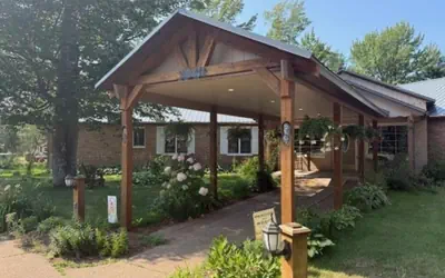 Scott's Superior Inn and Cabins