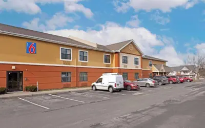 Motel 6 Suites Rochester Greece, NY