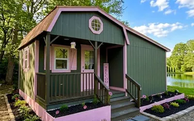 Pink Saddle in Indianapolis