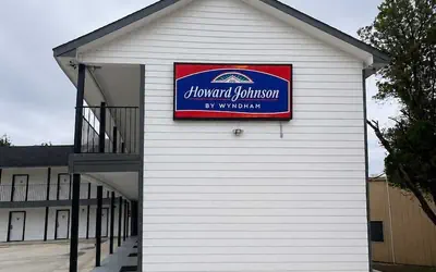 Howard Johnson by Wyndham Hillsboro TX